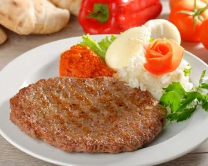 Pljeskavica - Serbian Burger